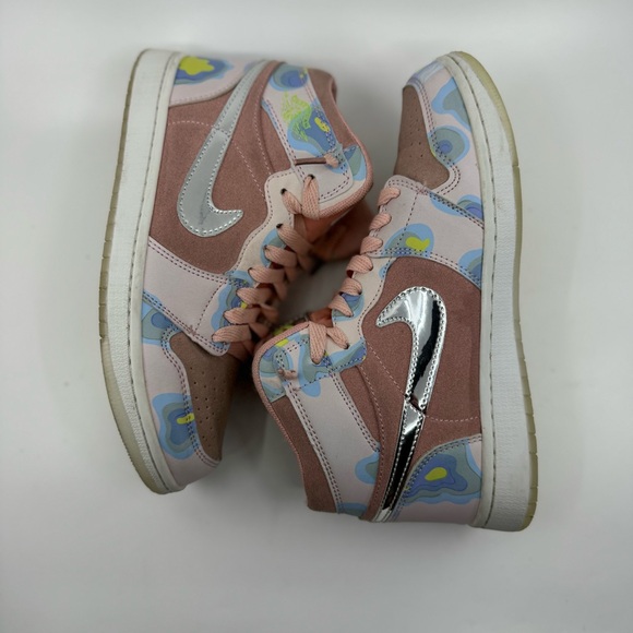 Nike Air Jordan 1 Mid SE P(HER)SPECTIVE (W) is a Special Edition SZ 6.5 Women’s - Picture 9 of 11
